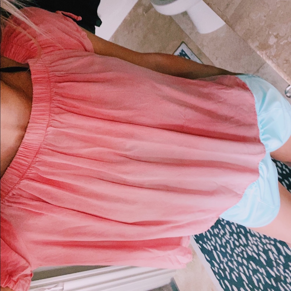 Pink off the shoulder/on the shoulder Blouse